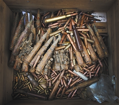 北京警方收繳近千槍支及彈藥、管制刀具等集中入庫